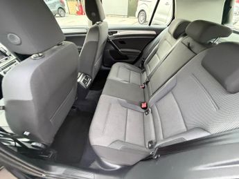 Volkswagen Golf 1.6 TDI BlueMotion Tech SE DSG Euro 5 (s/s) 5dr