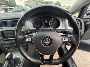 Volkswagen Golf 1.6 TDI BlueMotion Tech SE DSG Euro 5 (s/s) 5dr