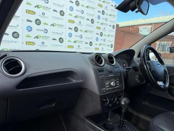 Ford Fiesta 1.6 Ghia 5dr