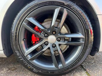 Audi A4 2.0 TDI S line Saloon 4dr Diesel Multitronic Euro 5 (s/s) (150 p