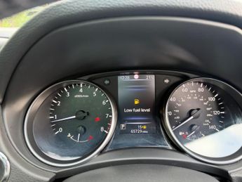 Nissan Qashqai 1.2 DIG-T N-Connecta XTRON Euro 6 (s/s) 5dr