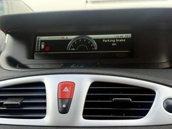 Renault Scenic 1.6 VVT Dynamique Euro 5 5dr