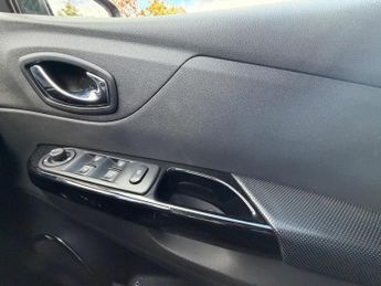 Renault Captur 1.5 dCi ENERGY Signature Nav Auto Euro 6 (s/s) 5dr