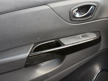 Renault Captur 1.5 dCi ENERGY Signature Nav Auto Euro 6 (s/s) 5dr