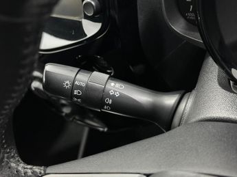 Peugeot 108 1.2 PureTech Allure Euro 6 5dr
