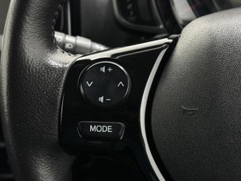 Peugeot 108 1.2 PureTech Allure Euro 6 5dr