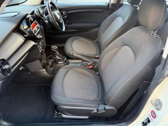 MINI Hatch 1.5 Cooper Auto Euro 6 (s/s) 3dr