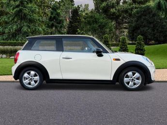 MINI Hatch 1.5 Cooper Auto Euro 6 (s/s) 3dr