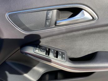 Mercedes-Benz A Class 2.1 A220d AMG Line 7G-DCT Euro 6 (s/s) 5dr