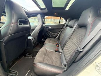 Mercedes-Benz GLA 2.1 GLA200d AMG Line (Premium Plus) 7G-DCT 4MATIC Euro 6 (s/s) 5