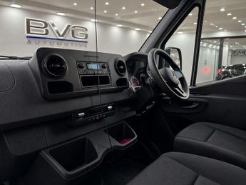 Mercedes-Benz eSprinter 55kWh Progressive Auto FWD L2 H2 5dr 20kW Charger