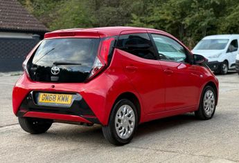 Toyota AYGO 1.0 VVT-i x-play x-shift Euro 6 5dr