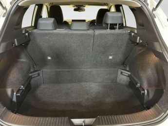 Nissan Qashqai 1.3 DIG-T MHEV N-Connecta SUV 5dr Petrol Hybrid XTRON Euro 6 (s/