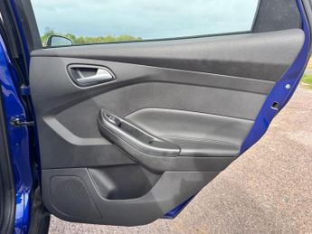 Ford Focus 1.0T EcoBoost Titanium X Euro 6 (s/s) 5dr