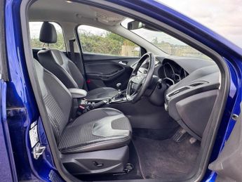 Ford Focus 1.0T EcoBoost Titanium X Euro 6 (s/s) 5dr