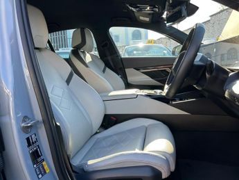 BMW i5 40 83.9kWh M Sport Pro Auto eDrive 4dr (22kW Charger)
