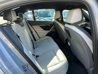 BMW i5 40 83.9kWh M Sport Pro Auto eDrive 4dr (22kW Charger)