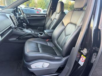 Porsche Cayenne 3.0 V6 E-Hybrid S TiptronicS 4WD Euro 6 (s/s) 5dr