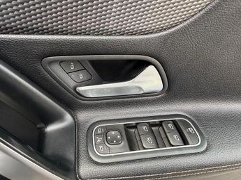 Mercedes-Benz A Class 1.3 A180 Sport (Executive) 7G-DCT Euro 6 (s/s) 5dr