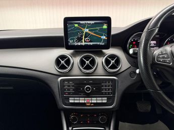 Mercedes-Benz GLA 1.6 GLA180 Urban Edition 7G-DCT Euro 6 (s/s) 5dr