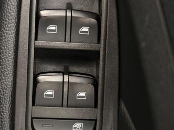 MG MG ZS 44.5kWh Exclusive Auto 5dr