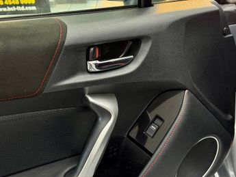 Toyota GT86 2.0 Boxer D-4S Pro Auto Euro 6 2dr