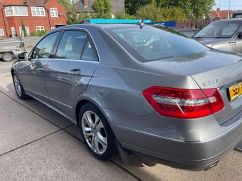 Mercedes-Benz E Class 3.0 E350 CDI V6 BlueEfficiency Avantgarde G-Tronic Euro 5 4dr