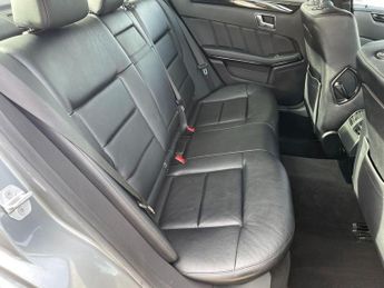 Mercedes-Benz E Class 3.0 E350 CDI V6 BlueEfficiency Avantgarde G-Tronic Euro 5 4dr