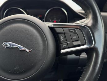 Jaguar E-PACE 2.0 D180 R-Dynamic SE Auto AWD Euro 6 (s/s) 5dr