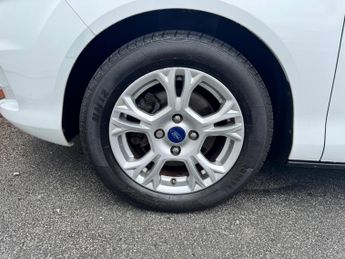 Ford B-Max 1.4 Zetec Euro 5 5dr