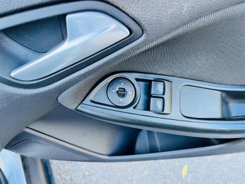 Ford Focus 1.6 TDCi Zetec Euro 5 (s/s) 5dr
