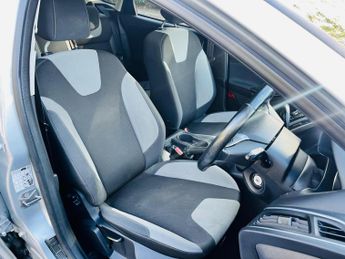 Ford Focus 1.6 TDCi Zetec Euro 5 (s/s) 5dr