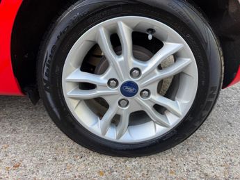 Ford Fiesta 1.0T EcoBoost Zetec Euro 5 (s/s) 5dr