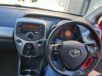 Toyota AYGO 1.0 VVT-i x-play Euro 6 5dr