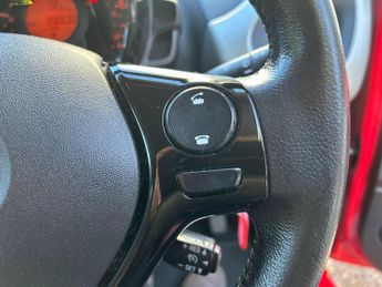 Toyota AYGO 1.0 VVT-i x-play Euro 6 5dr