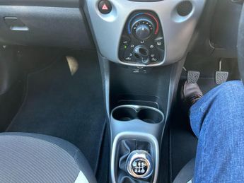 Toyota AYGO 1.0 VVT-i x-play Euro 6 5dr