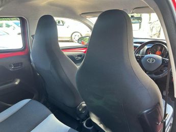 Toyota AYGO 1.0 VVT-i x-play Euro 6 5dr
