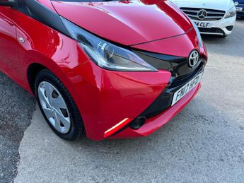 Toyota AYGO 1.0 VVT-i x-play Euro 6 5dr