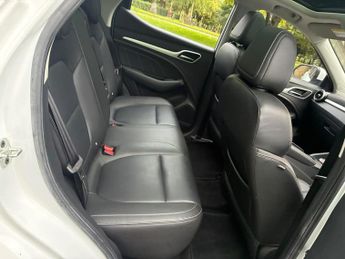 MG MG ZS 44.5kWh Exclusive Auto 5dr