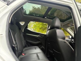 MG MG ZS 44.5kWh Exclusive Auto 5dr