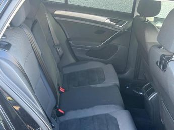 Volkswagen Golf 1.6 TDI BlueMotion Tech SE DSG Euro 5 (s/s) 5dr
