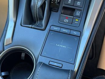 Lexus NX 2.5 300h Luxury E-CVT 4WD Euro 6 (s/s) 5dr