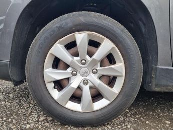 Peugeot 2008 1.2 VTi PureTech Access+ Euro 5 5dr