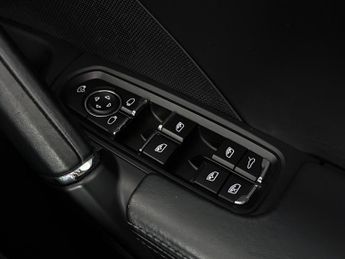 Porsche Cayenne 3.0 TD V6 SUV 5dr Diesel TiptronicS 4WD Euro 6 (s/s) (262 ps)