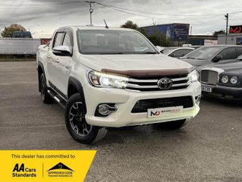 Toyota Hi Lux 2.4 D-4D Invincible X Auto 4WD Euro 6 4dr (TSS, 3.5t)
