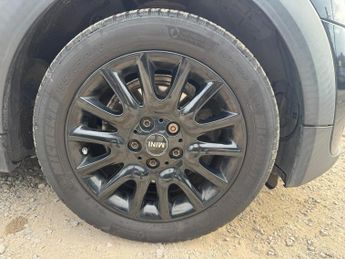 MINI Hatch 1.5 Cooper D Auto Euro 6 (s/s) 3dr
