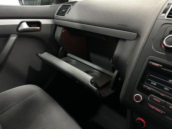 Volkswagen Touran 1.6 TDI BlueMotion Tech S DSG Euro 5 (s/s) 5dr
