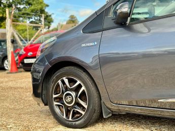 Toyota Yaris 1.5 VVT-h Excel E-CVT Euro 6 5dr (Safety Sense, 15in)