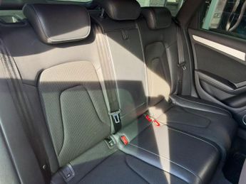 AUDI A4 2.0 TDI S line Saloon 4dr Diesel S Tronic quattro Euro 5 (s/s) (