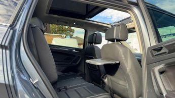 Volkswagen Tiguan Allspace 2.0 TDI SEL SUV 5dr Diesel DSG 4Motion Euro 6 (s/s) (150 ps)